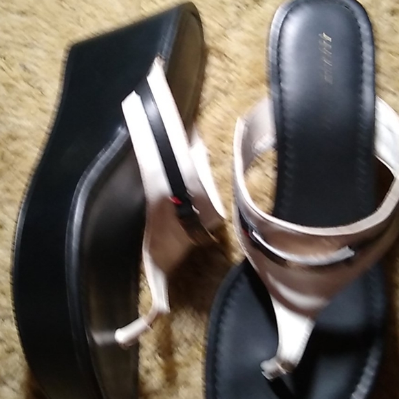 Tommy Hilfiger wedge sandals - Picture 3 of 3